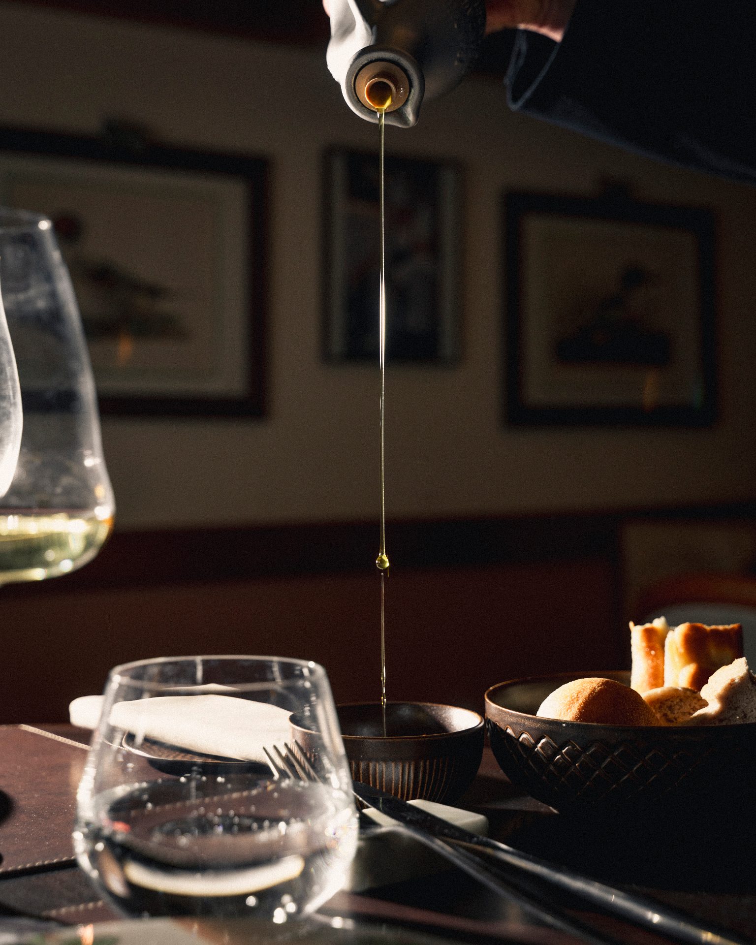 Olio extravergine servito al tavolo